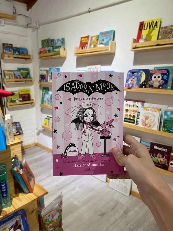 Producto - Isadora Moon 13 - Juega a ser doctora