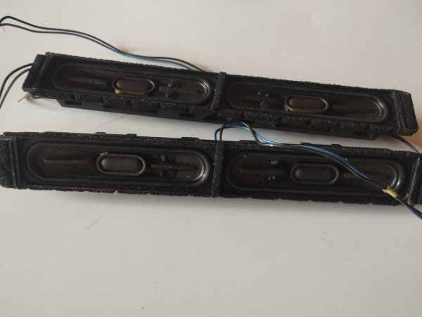 Producto - Juego Par De Parlantes Tv LG 42lv3700