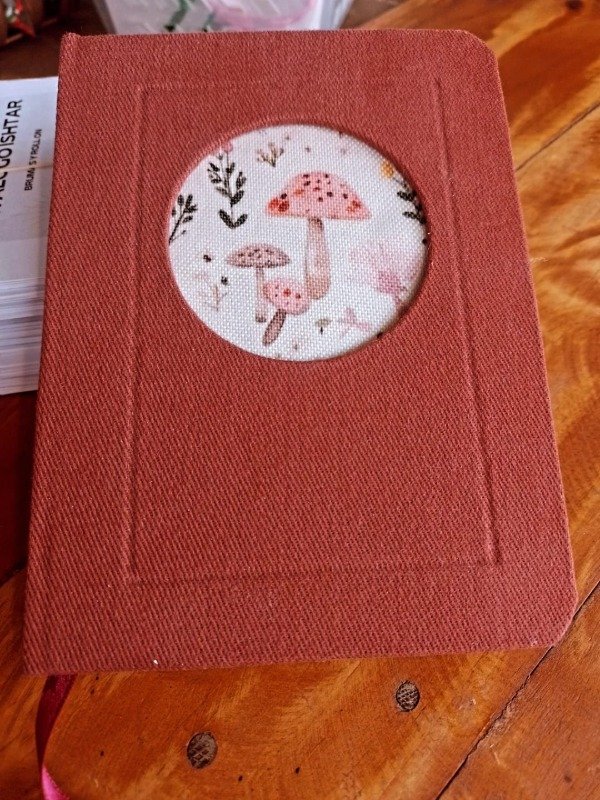 Producto - Cuaderno/ grimorio chico hongo