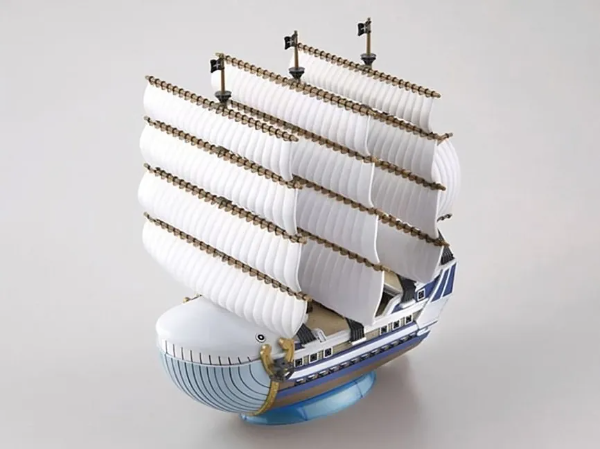 Producto - Figura barco tipo model kit Barbablanca Moby Dick - One Piece