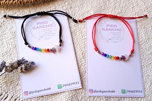 Producto - Pulsera artesanal 7 chakras, amatista y cuarzo rojo.