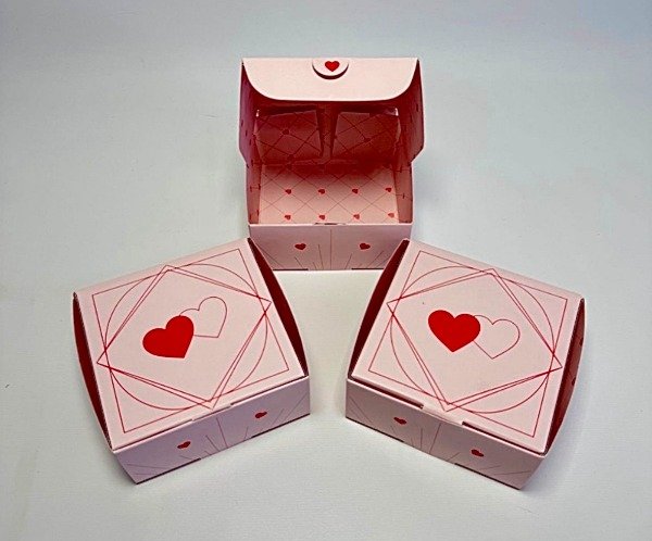 Producto - BXO TAPA BISAGRA DOS CORAZONES -COD. 1611 medida 10x5x10