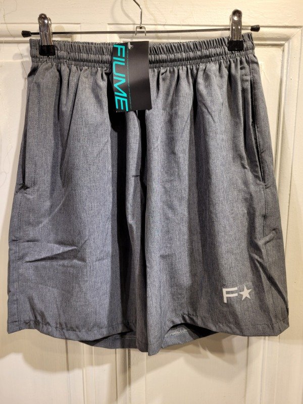 Producto - Short FIUME deportivo gris Nuevo Con etiqueta Talle S - PRECIO: 29X