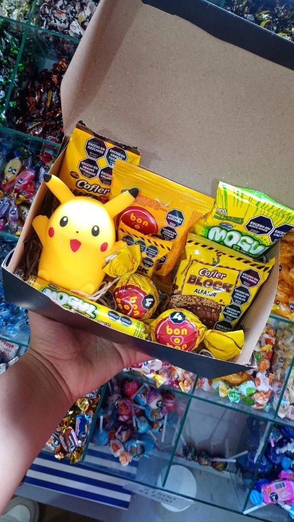 Producto - BOX SCUISHI PIKACHU