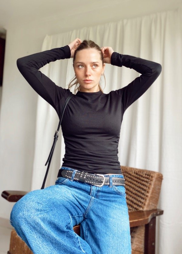 Producto - REMERA FRUNCE NEGRA