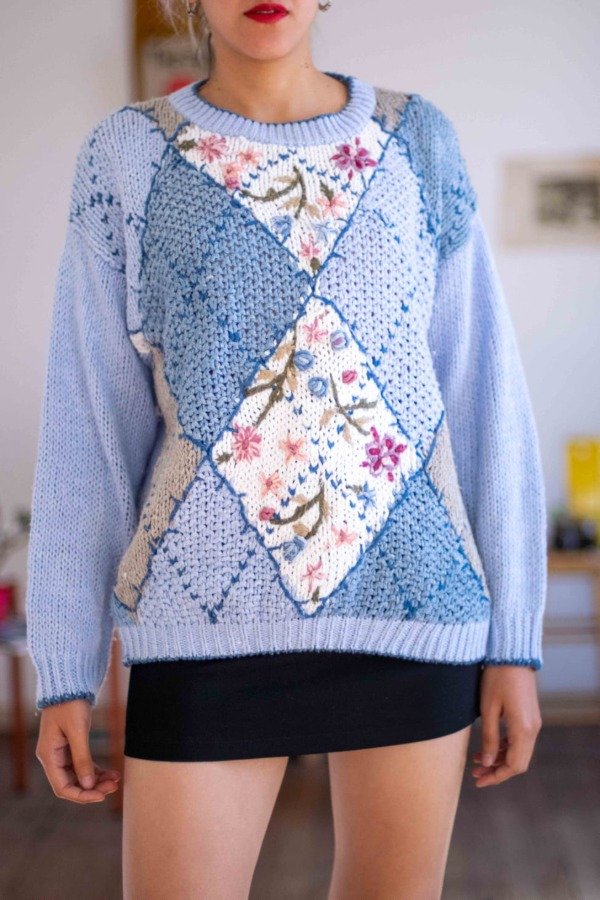 Producto - Sueter Pastelito Bordado Talle: S/M-