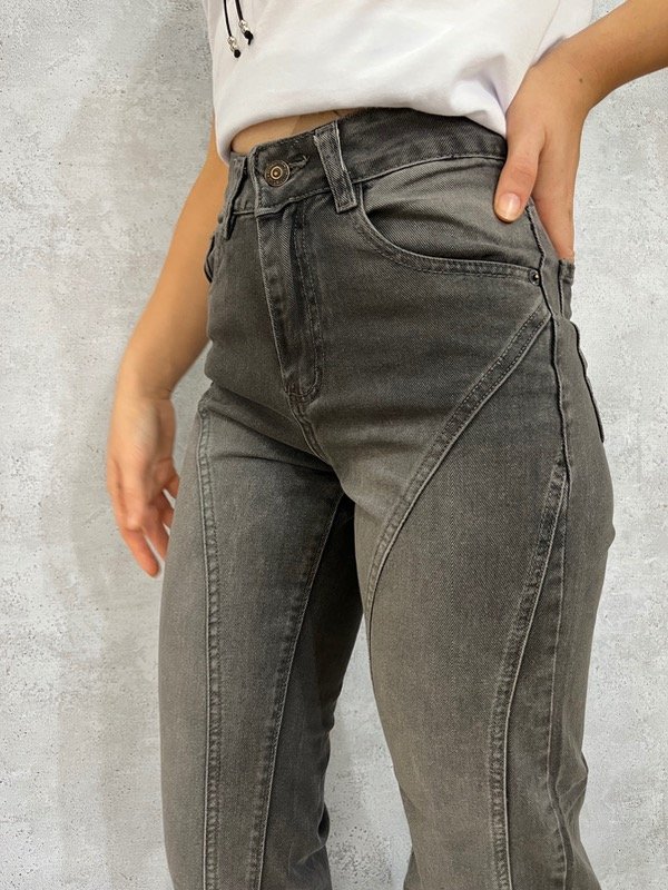 Producto - Jean Renata con recortes