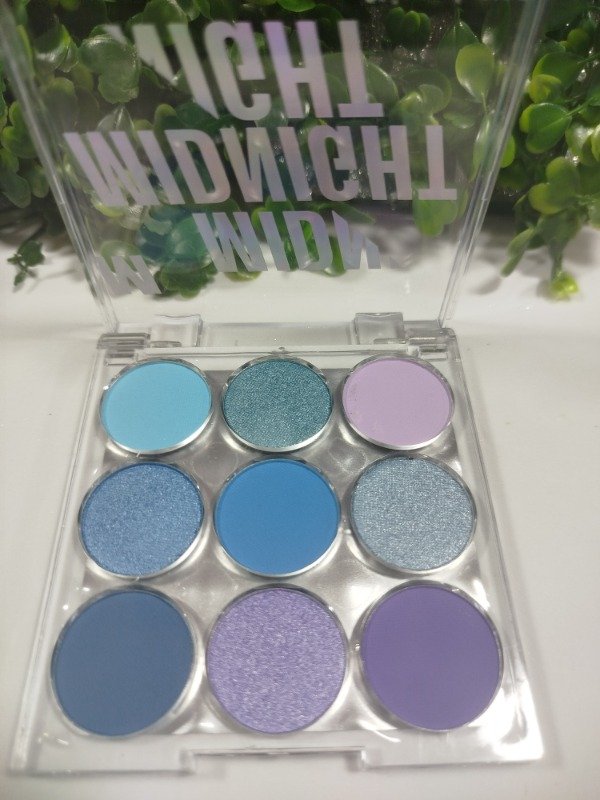 Producto - PALETA 9 SOMBRAS LILA Y AZULES MISS LARA