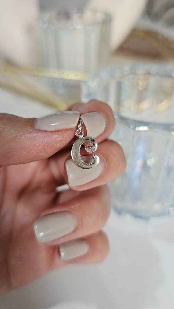 Producto - Dije inicial "C" 1cm. Plata