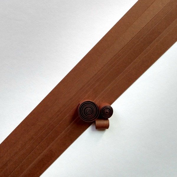 Producto - 27- CHOCOLATE. PAPEL PARA QUILLING DE 10 mm.