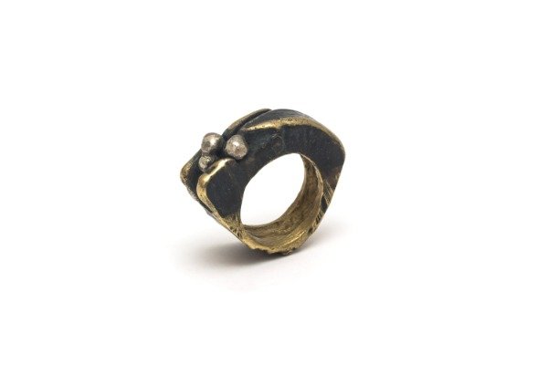 Producto - Anillo /Bronce con pátina negra y esferitas en Plata 925