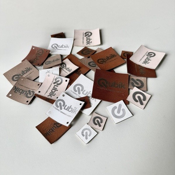Producto - ETIQUETAS CUADRADAS CUERO PU -PACK