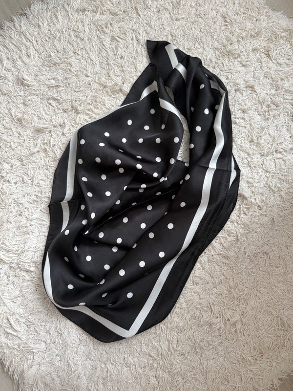 Producto - Pañuelo polka dots