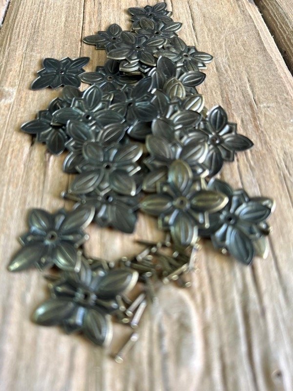 Producto - Tachas tapicería flor x10