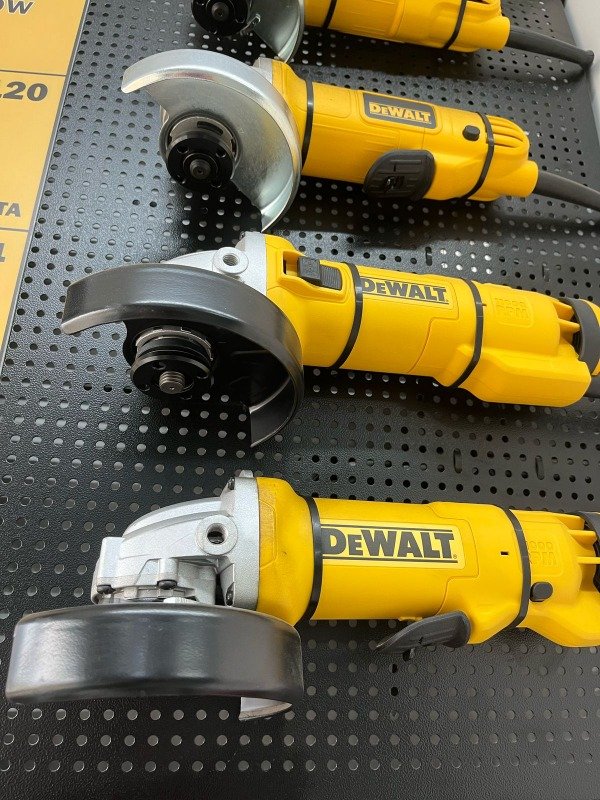 Producto - AMOLADORA DEWALT 115mm 1200w (DDWE4212)