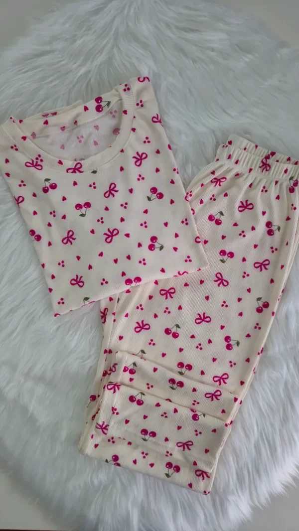 Producto - Pijama Nube Largo Natural con Cerezas, Moños y Corazones