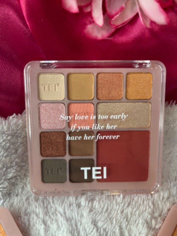 Producto - Sombra x12 EYESHADOW TEI- Diferentes colores