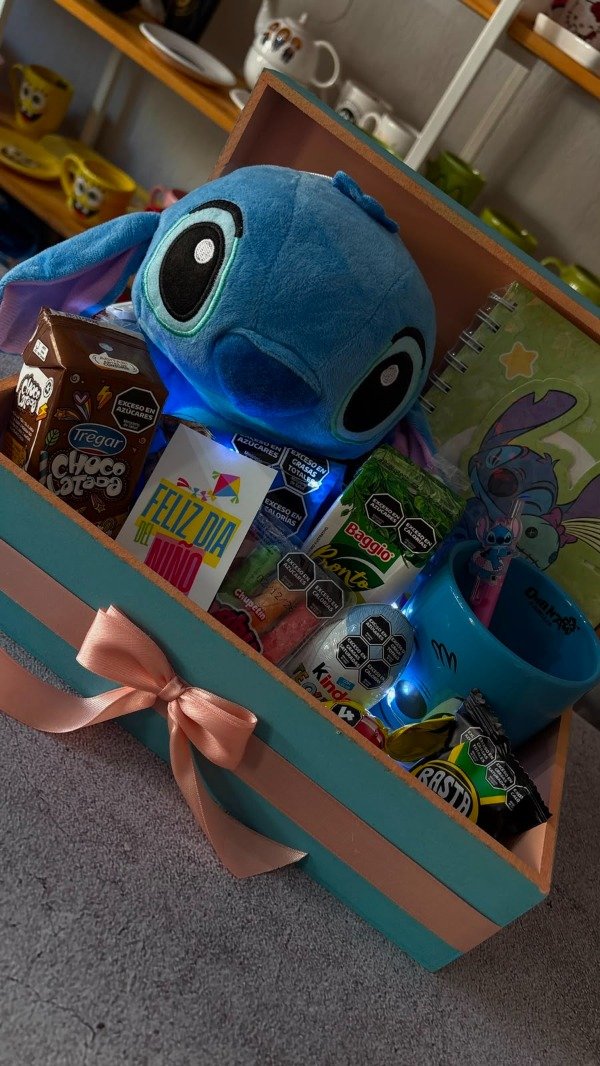 Producto - SUPER CAJA c/ LUCES - STITCH