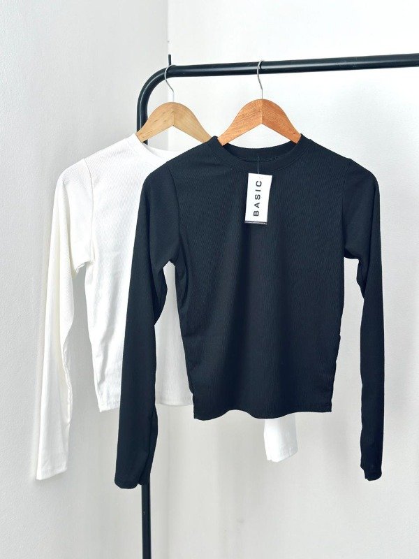 Producto - Remera Coti negra