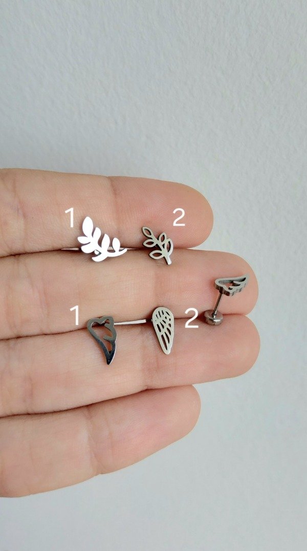Producto - Aros Abridores modelos plumas y ramitas (par en cajita) - 1