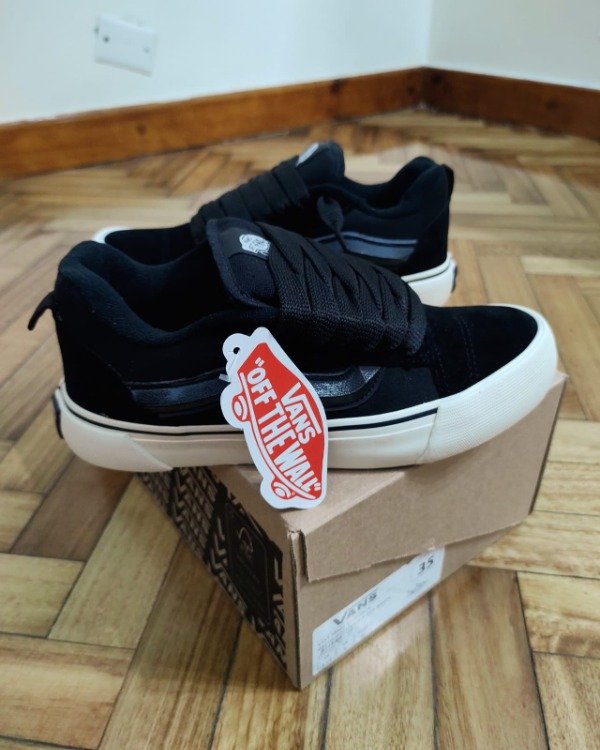 Producto - Vans Knu Black