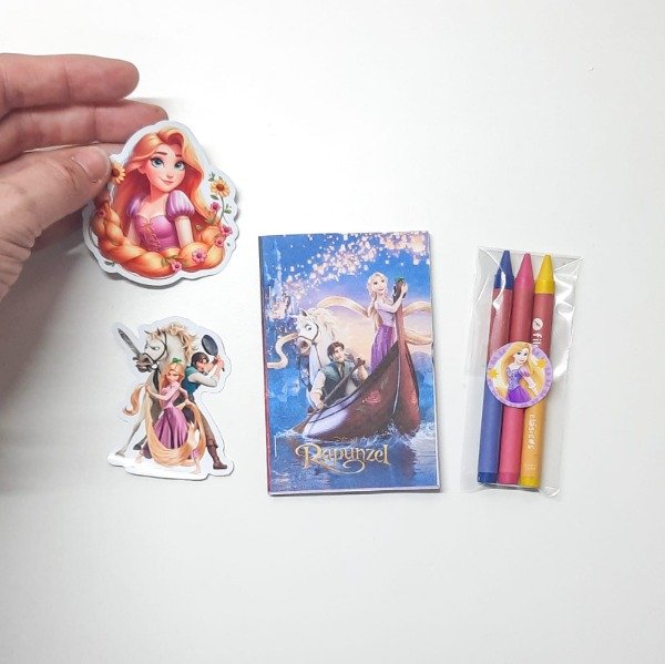 Producto - libro con crayones Rapunzel