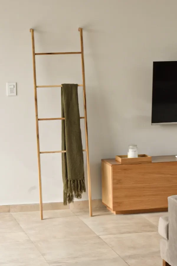 Producto - ESCALERA PERCHERO