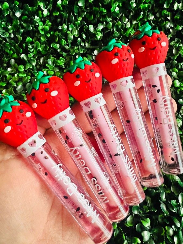 Producto - gloss labial frutilla Miss Betty - 0