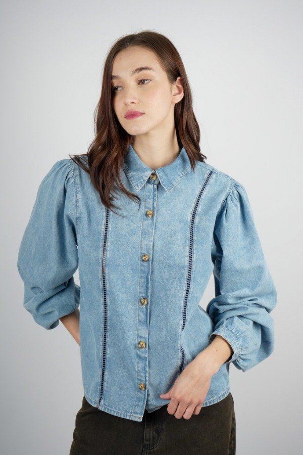 Producto - CAMISA M/L DENIM JEAN CON ENTREDOS A TONO