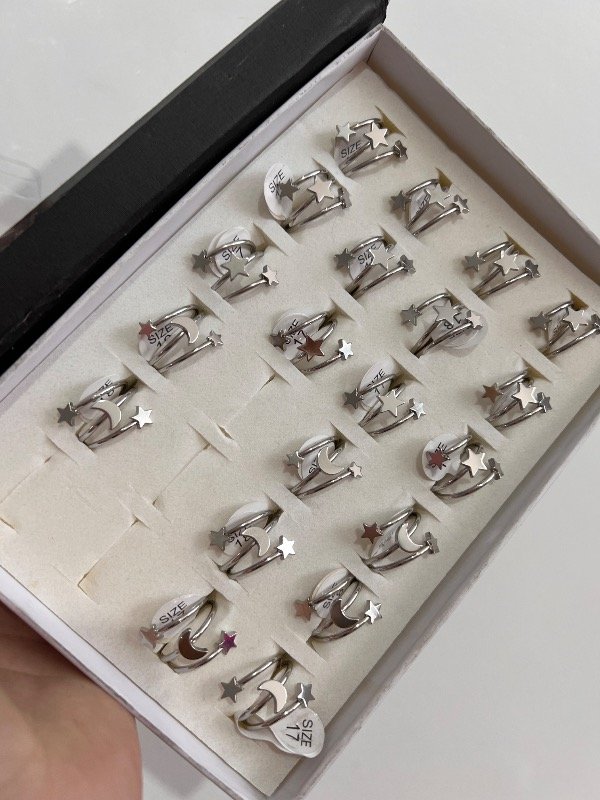 Producto - 4 anillos de acero luna y estrellas