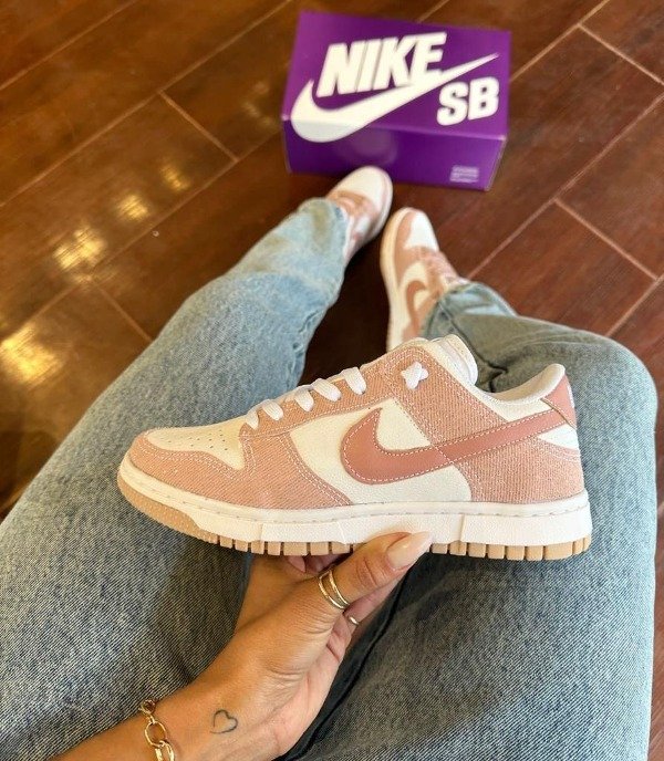 Producto - NIKE SB ROSA