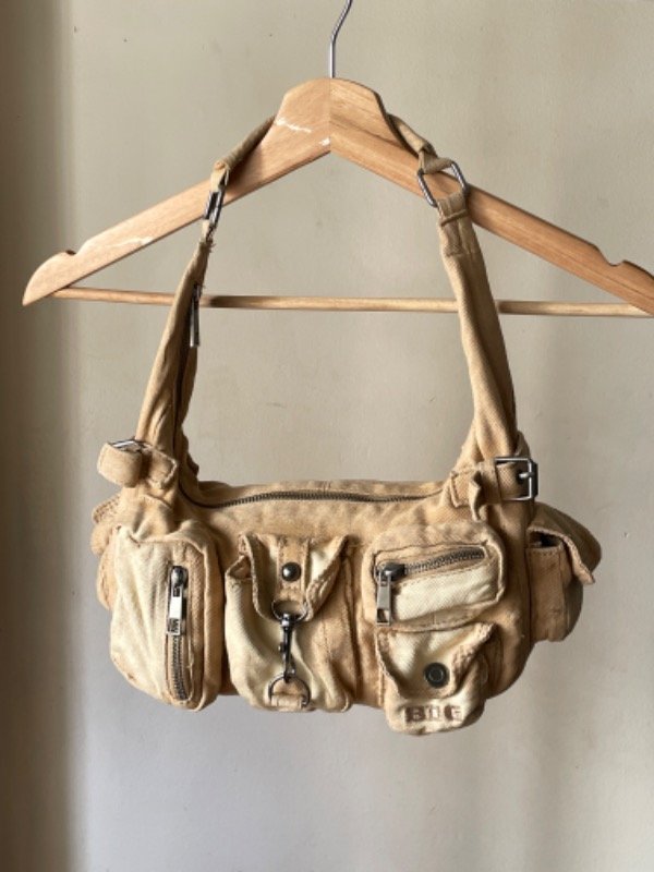 Producto - Cartera Urban Outfitters