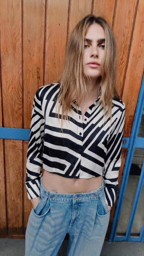 Producto - Camisa cropped geométrica Zara