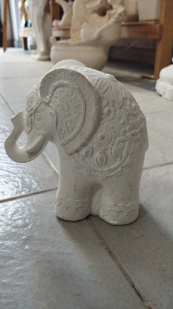 Producto - Elefante chico nuevo 13cm