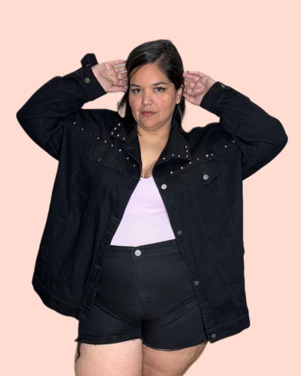 Producto - Campera con tachas oversize