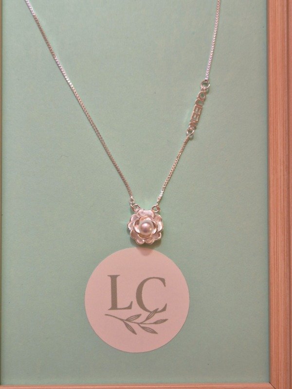 Producto - Collar rosa blanca - queen