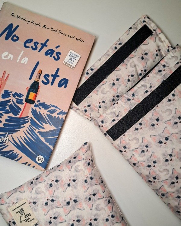 Producto - Funda para libros estándar Michis IMPERMEABLE