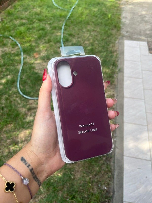 Producto - Iph 17 silicona case vino