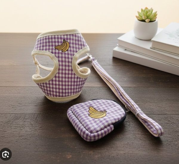 Producto - Arnés pechera talle "Unico" con correa y mochilita - Diseño Lila Banana