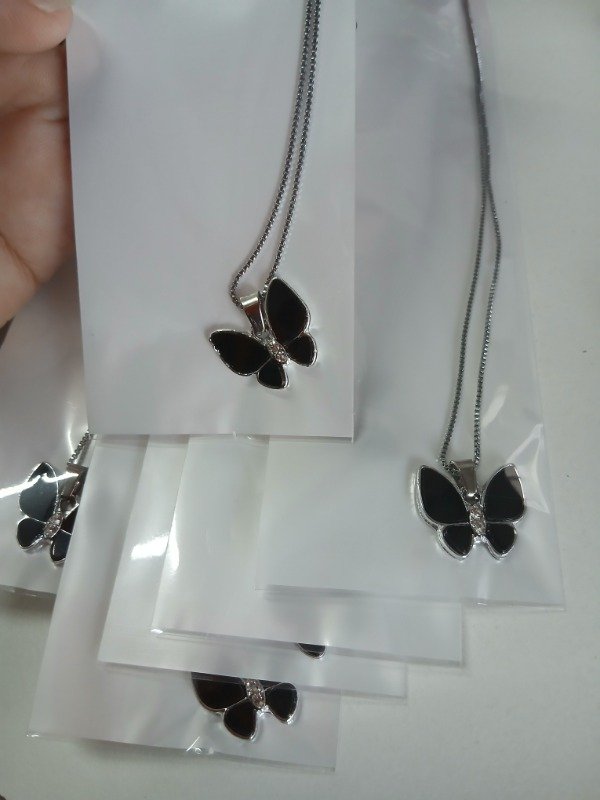 Producto - Cadena mariposa negra grande
