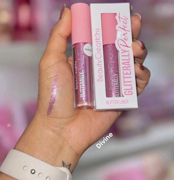 Producto - Delineador Glitter Divine beauty Creations