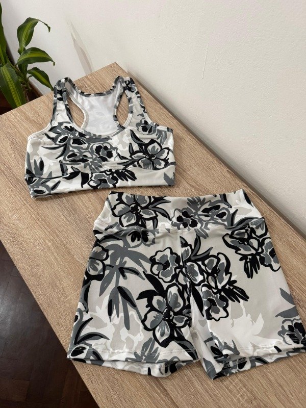 Producto - Short Flora