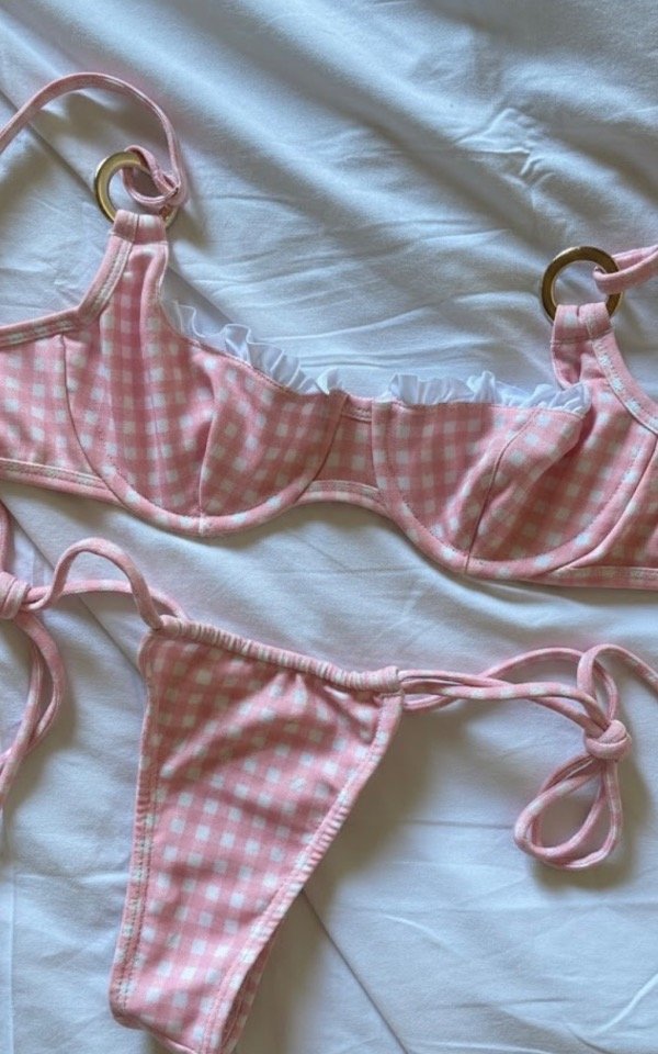 Producto - Bikini aro con volado en rosa