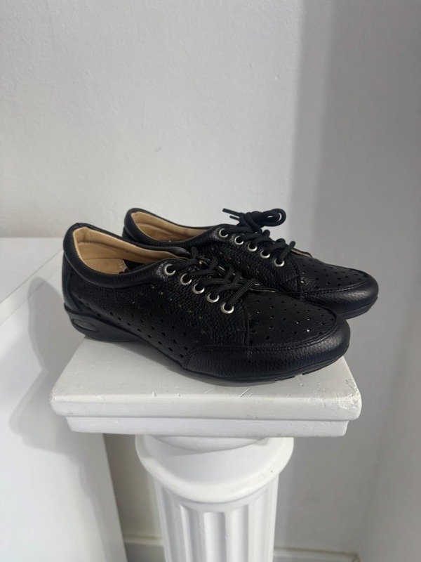 Producto - ZAPATILLAS CAMPS DE CUERO NEGRO