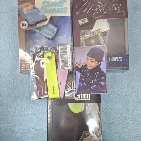 Producto - CHARM OF JHOPE SET X3 + REGALO PREVENTA