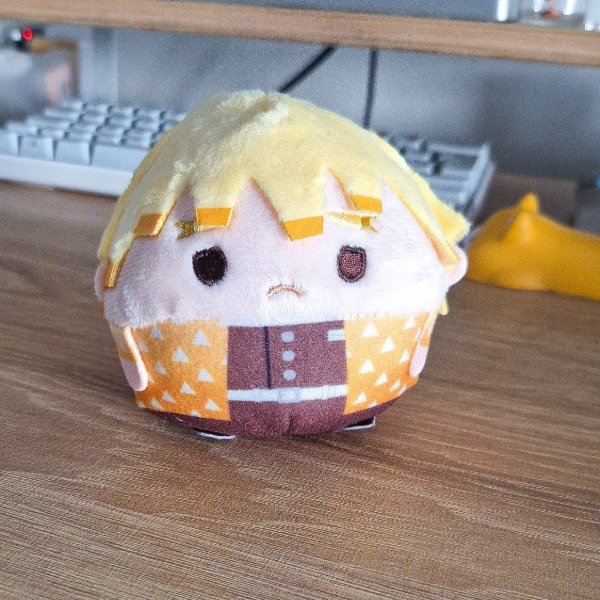 Producto - Peluche Fuwakororin Kimetsu No Yaiba - Zenitsu Agatsuma