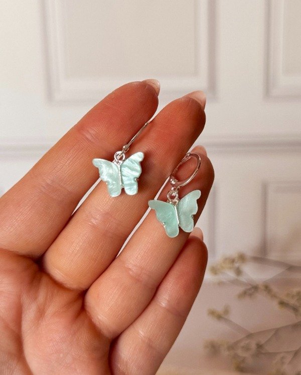 Producto - Argollas mariposas nácar celeste