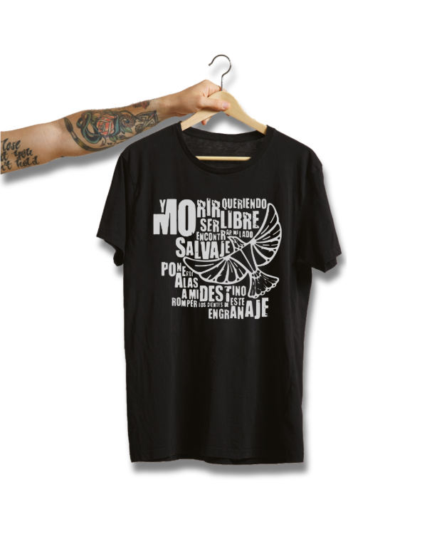 Producto - REMERA MORIR QUERIENDO SER LIBRE + PILUSO DE REGALO