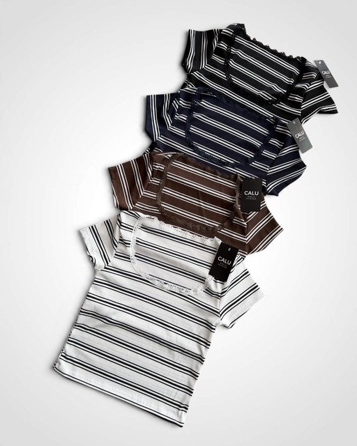 Producto - REMERA IMPORTADA RAYADA ESCOTE CAVADO PUNTILLAS BRISA 0875