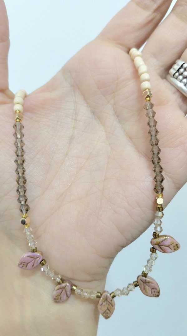 Producto - Collar Acero Dorado con Hojitas en tono Rosa - 0